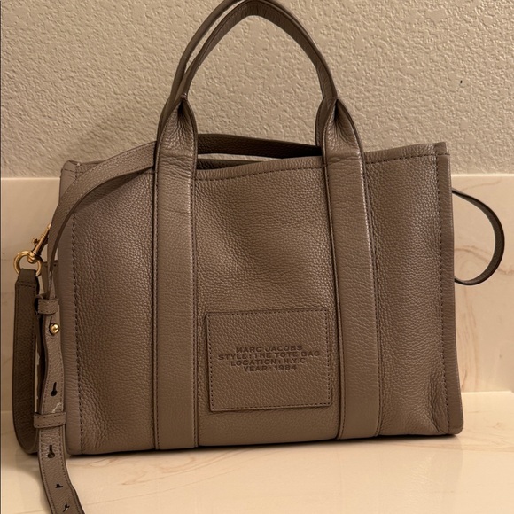 Marc Jacobs Tote - Picture 3 of 10